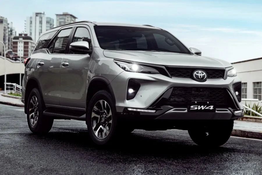 renting Toyota Fortuner 2024 (1)
